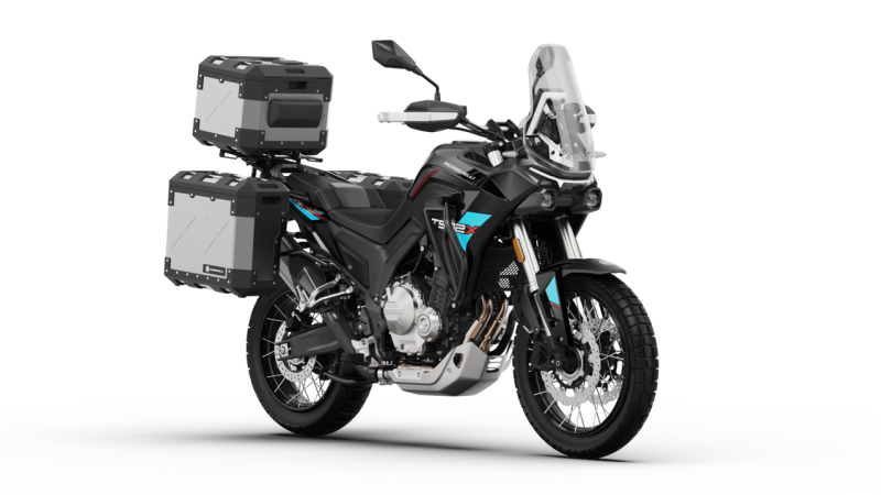 NOIR AVEC ÉTUI DE VOYAGE